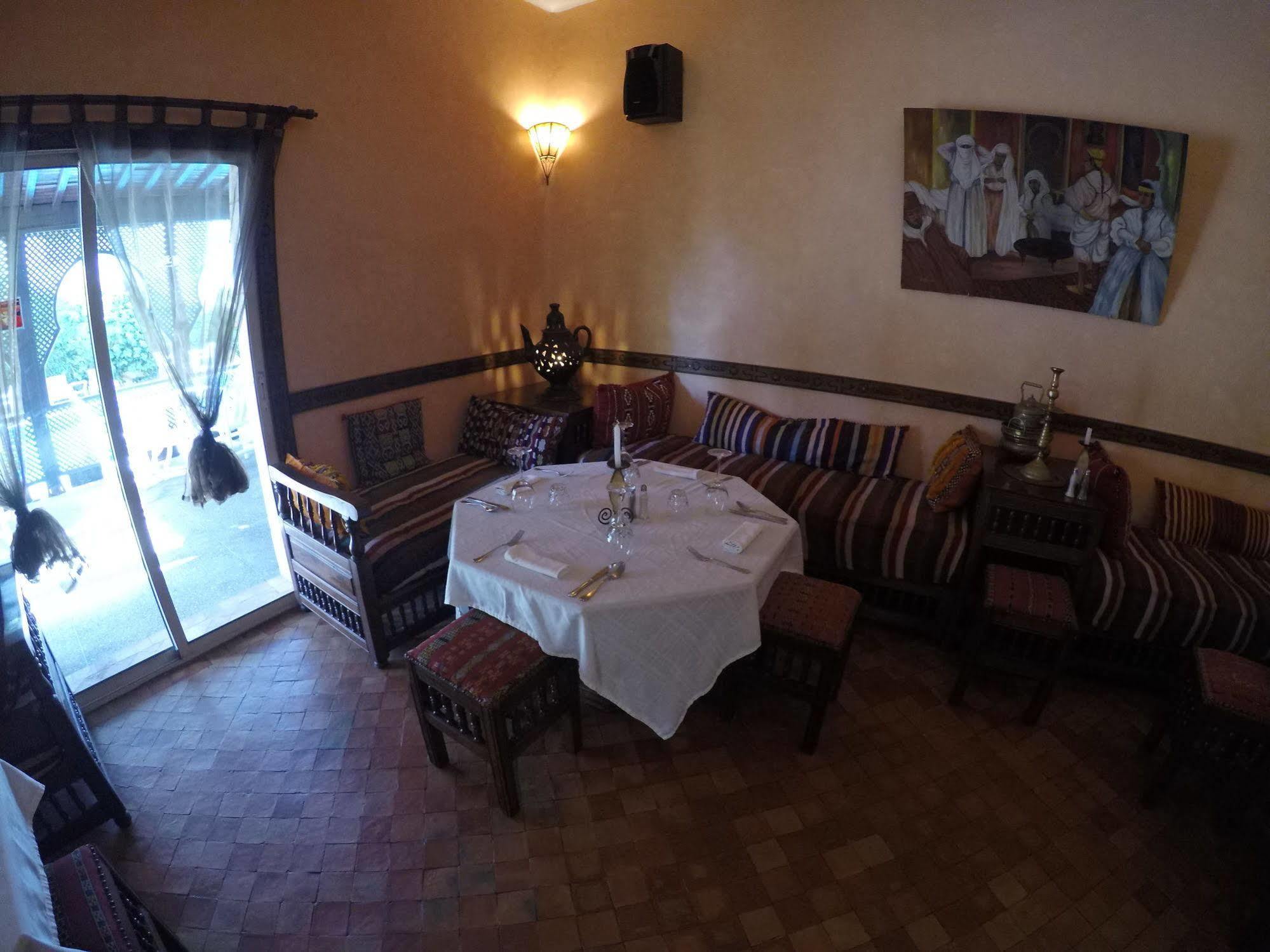 Zahra Hotel 3*